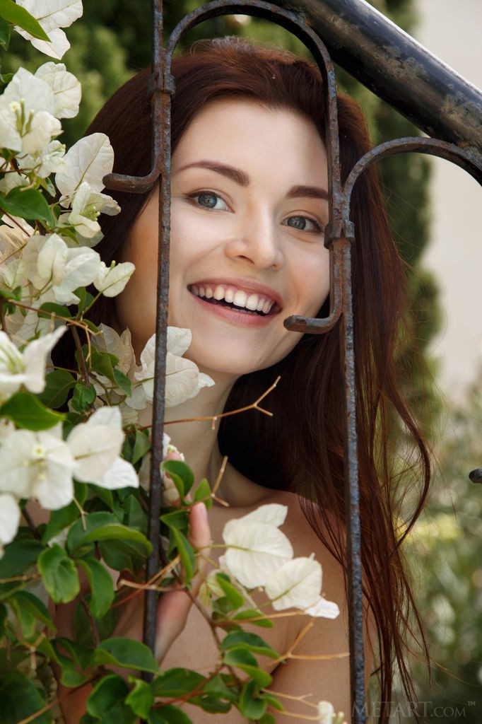Berenice - She wants to take you on a naked tour of her house